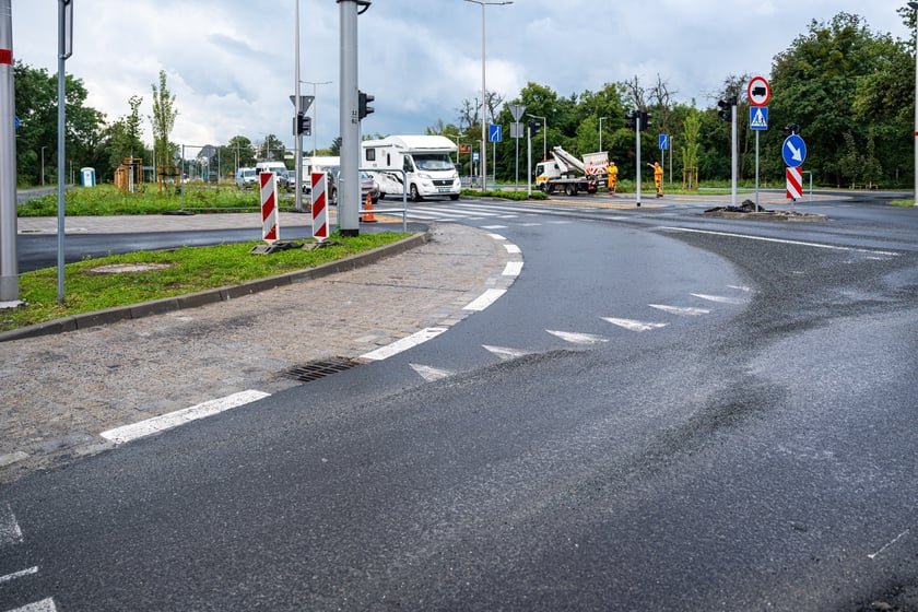 Skrzyżowanie alei Wielkiej Wyspy z ulicą Mickiewicza i aleją Paderewskiego